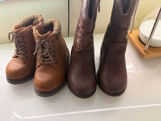Toddler boots size 5c