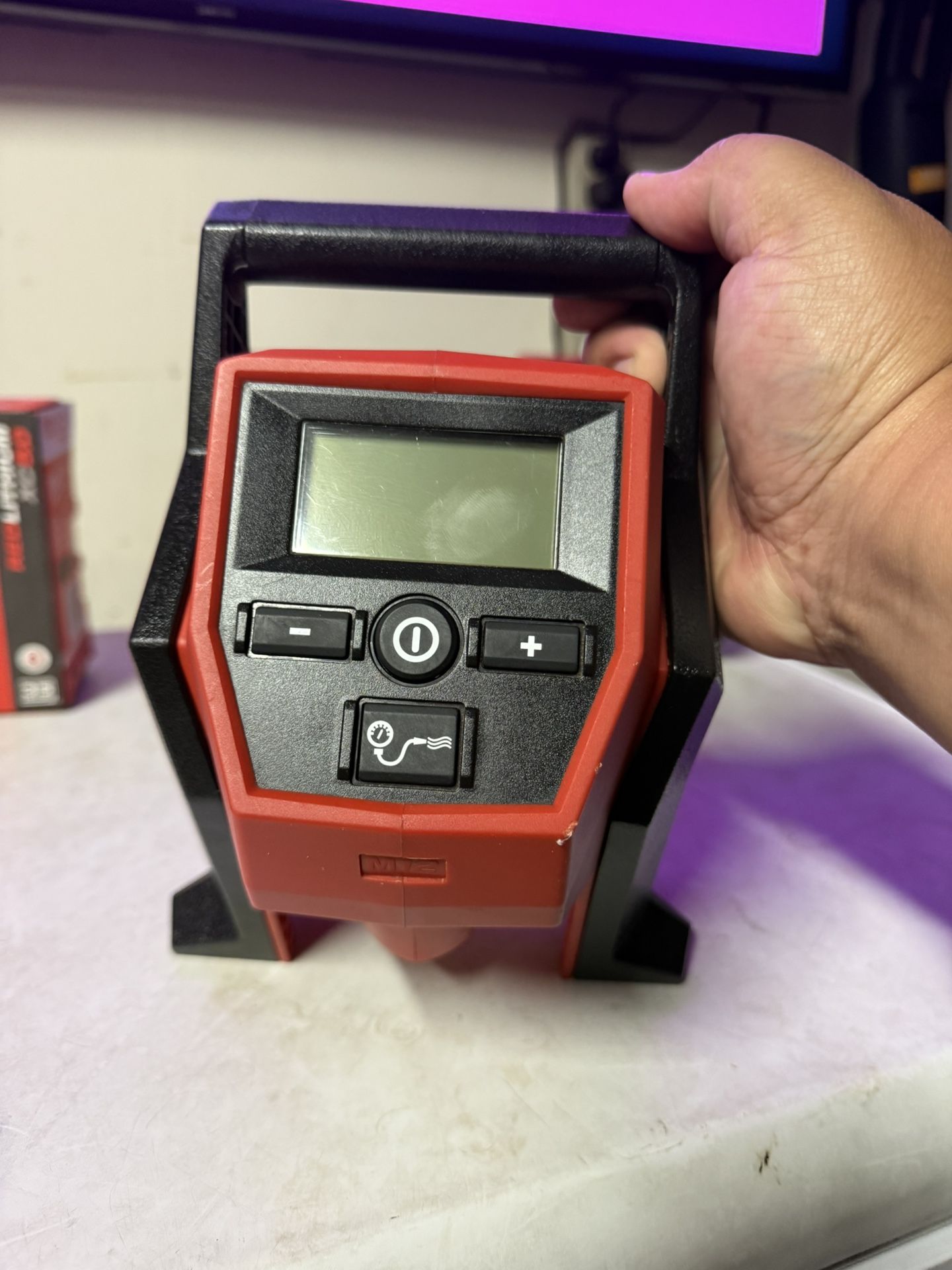 Milwaukee M12 Compact INFLATOR