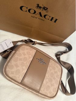 Coach signature/taupe/sand color