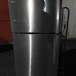 Whirlpool Top Freezer Refrigerator 