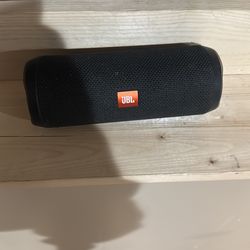 JBL Flip 4