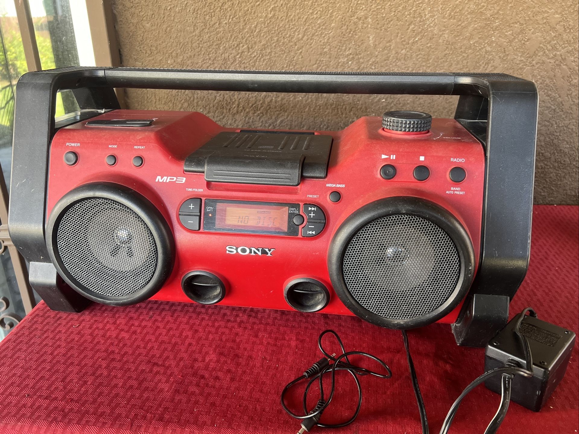 Sony ZS-H10CP CD/Headphone Jack/CD-RW Playback/MP3 CD Playback/Radio/ACDC w/Cord