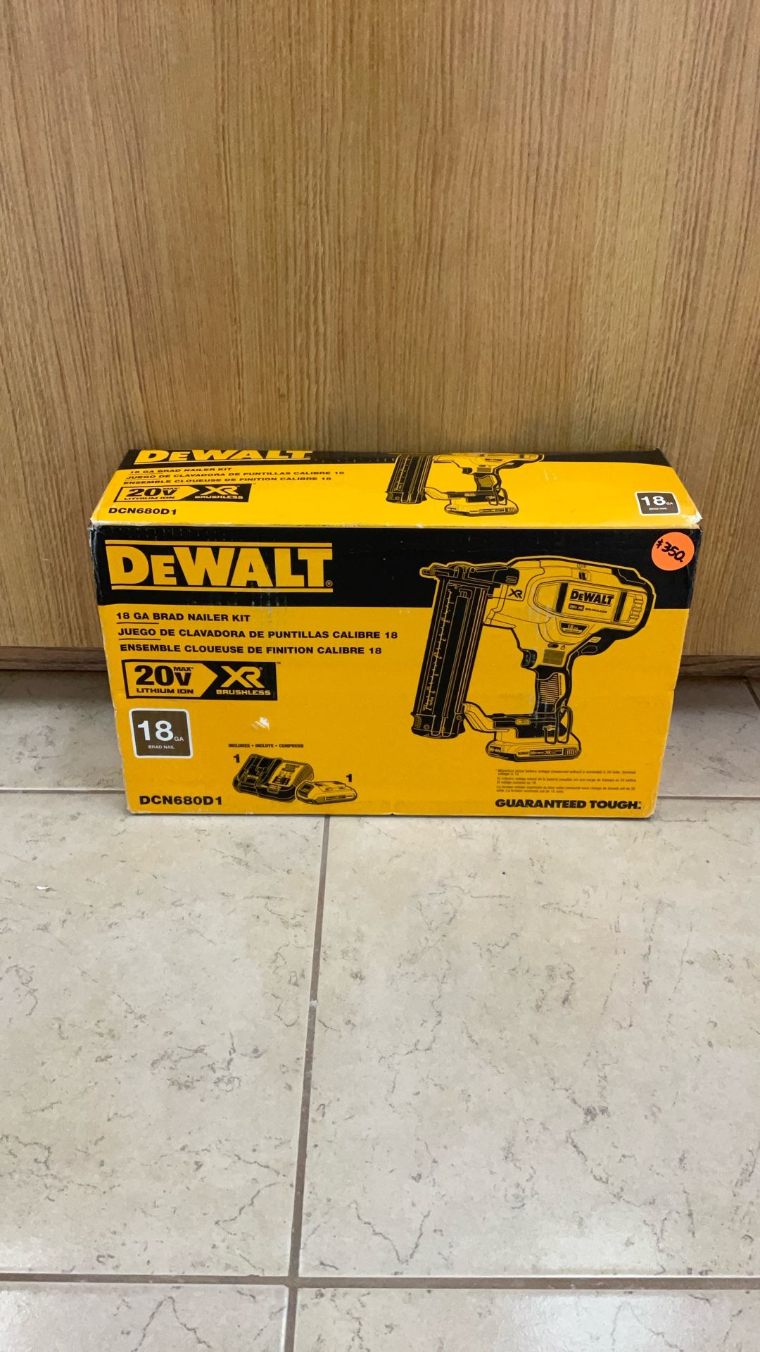 DEWALT DCN680D1 18 GA BRAD NAILER KIT.
