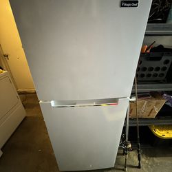 Magic Chef Refrigerator (home Depot)
