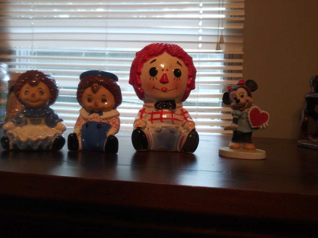 Raggedy Ann and Andy lot