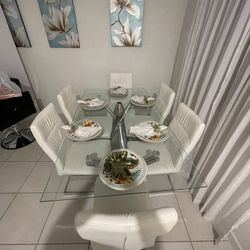 TABLE FOR 6 Gently Used  500 OBO
