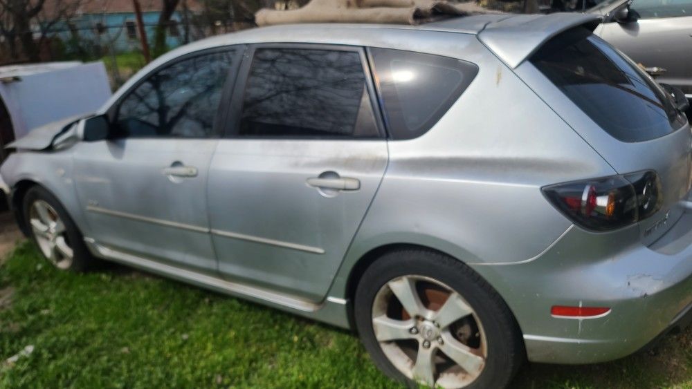 2005 Mazda 3  For  Parts