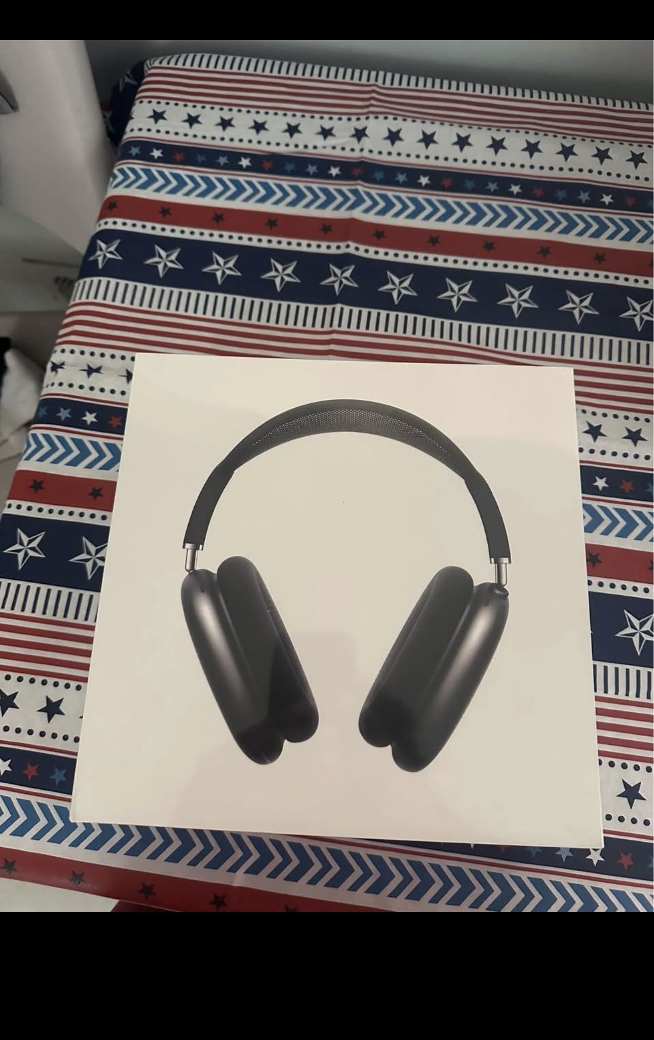 AirPod max Gen 2 USBC Brand new sealed $260 Also can be delivered.