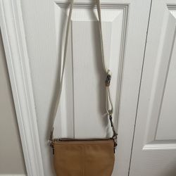 Authoring coach cross body bag all leather . Great shape 