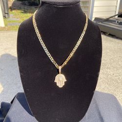 Super sassy Louis Vuitton emblem beaded hat. Metallic beads 24 inch necklace  with pendant hat for Sale in Graham, WA - OfferUp