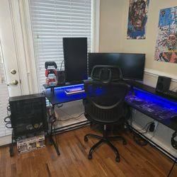 Entire Set Up, With Speakers, Desk ,pc And Monitors Included