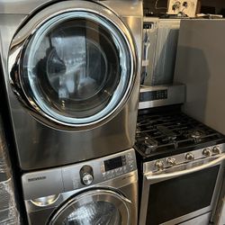 Washer Dryer 27 Wide Stove 30 Wide And Fridge 33 4 Doors 