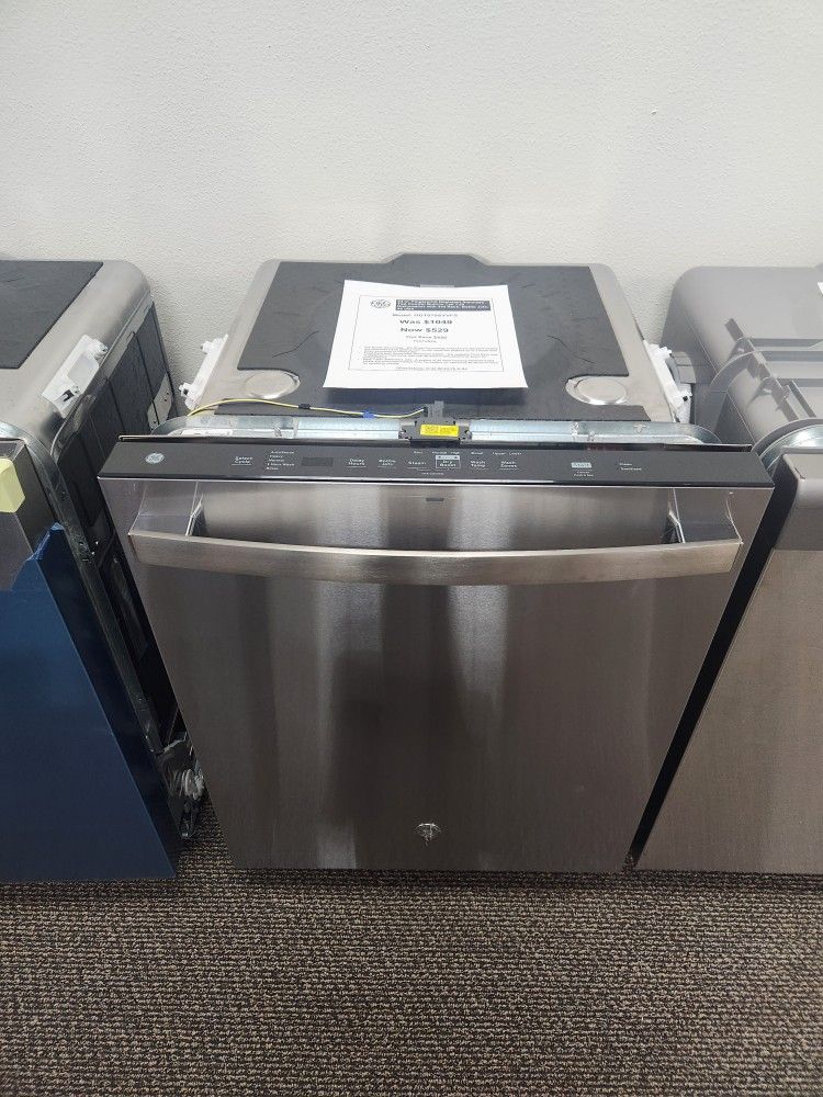 24 in. Fingerprint Resistant Stainless Top Control Built-In Tall Tub Dishwasher with 3rd Rack. Bottle Jets, 45 dBA