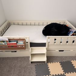 Toddler Bed/ Mattress