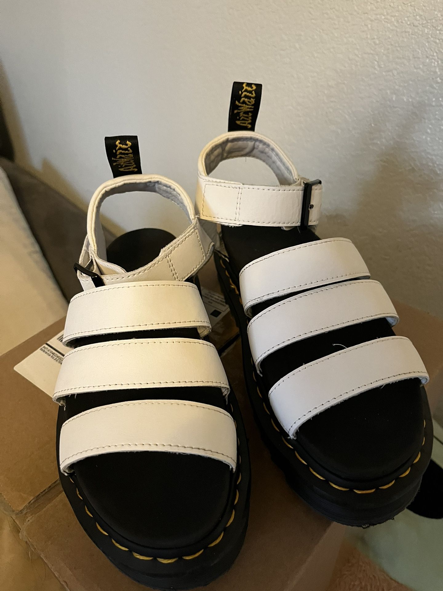 Dr. Martens Blaire Hydro Leather Strap Sandals White 7 L