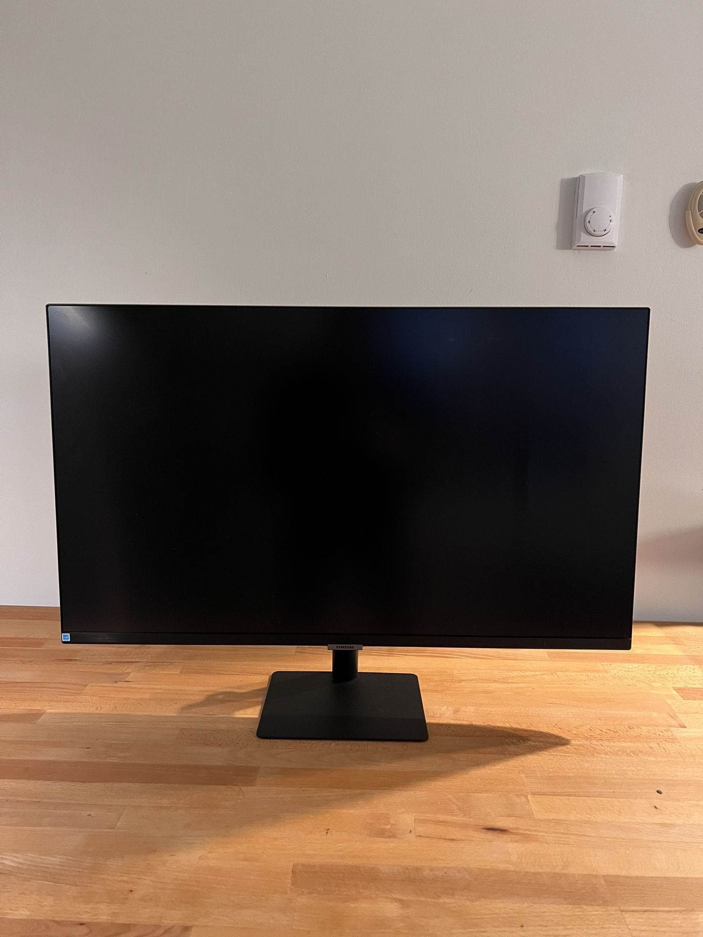 4K 32 inch Samsung LED Monitor