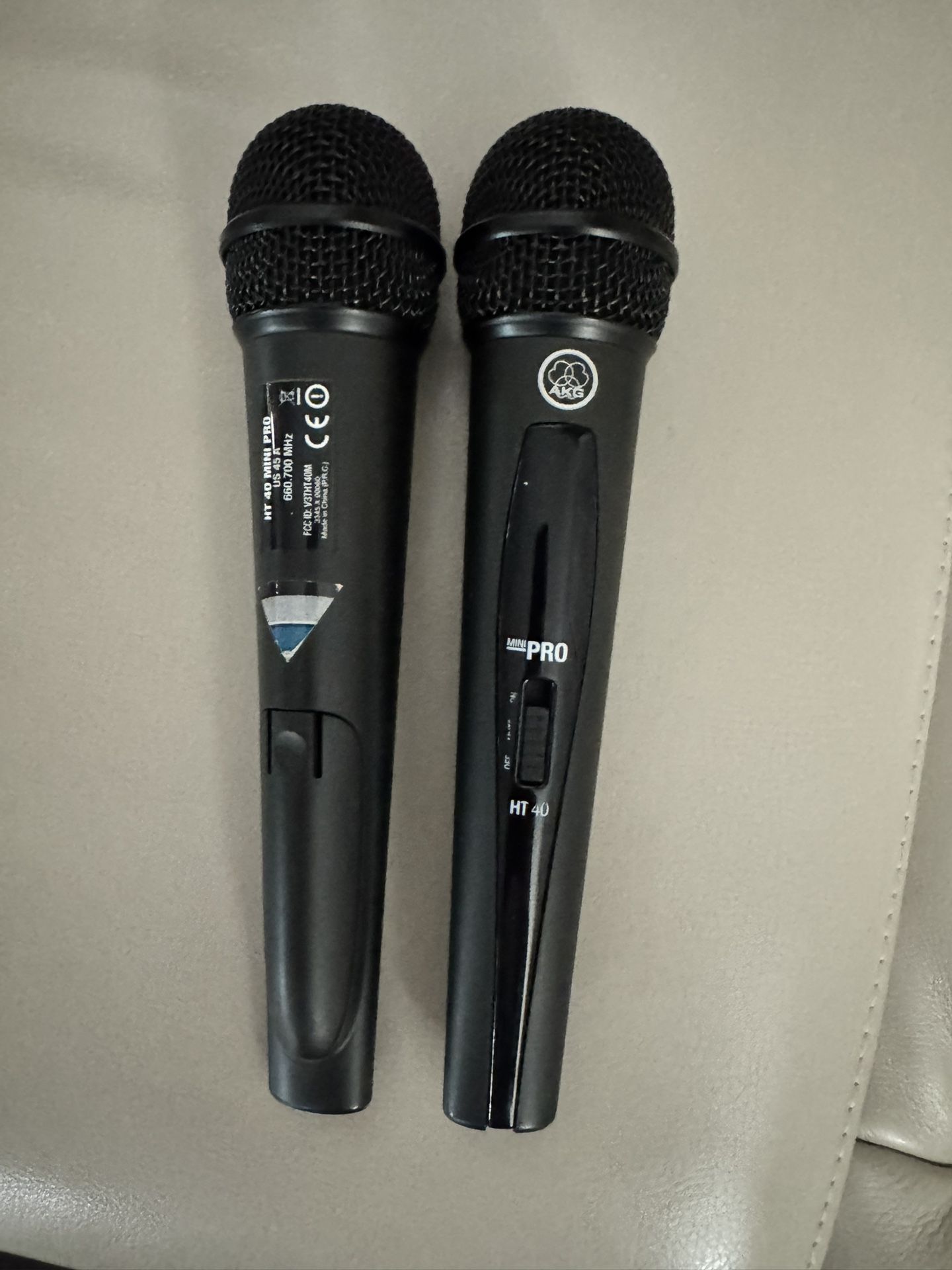 2 Wireless Microphones With Receivers