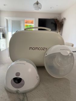 Momcozy M5 Wearable Pumps