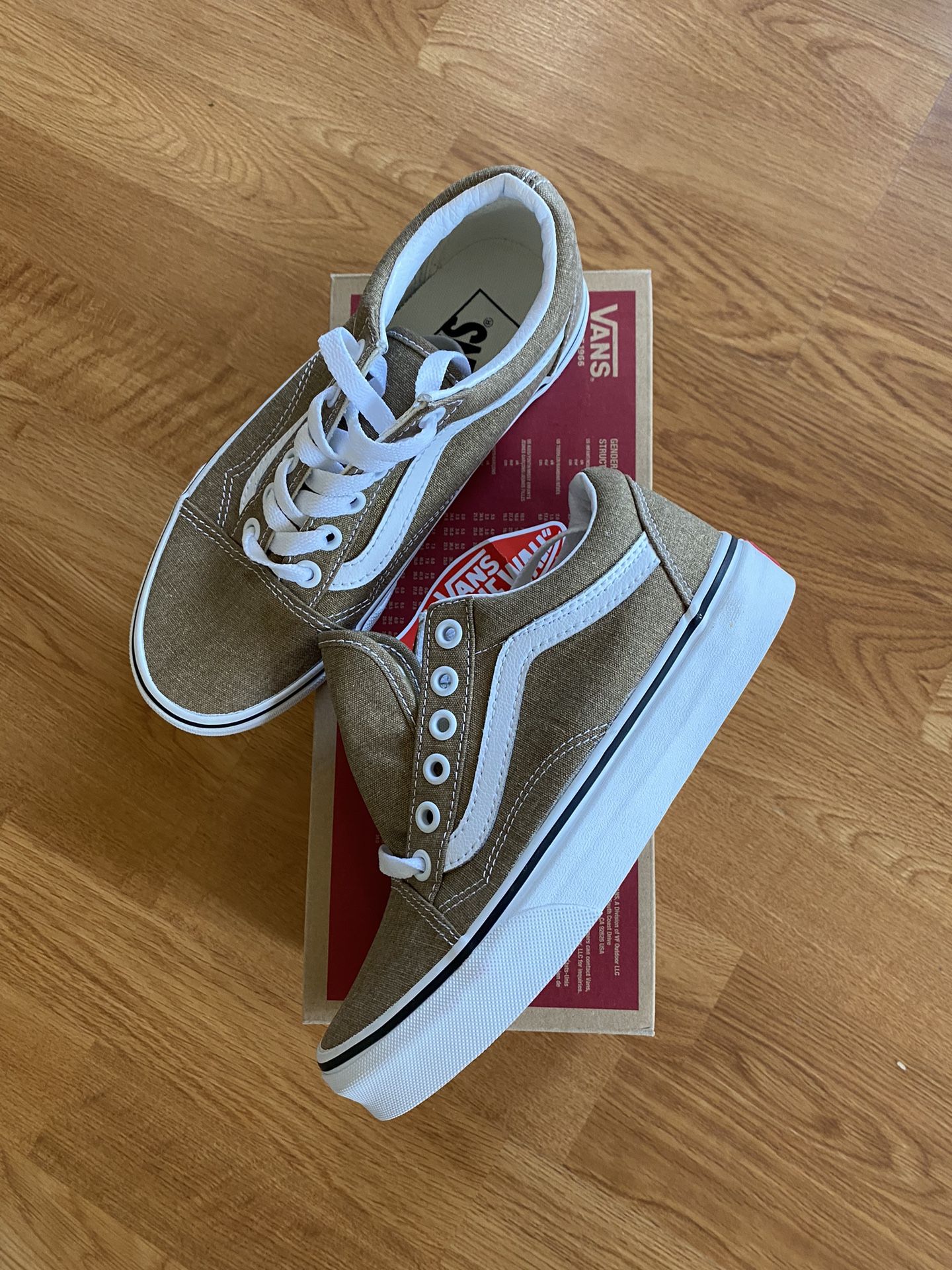 New Women’s Vans Sz 5 Shoes Gold Shimmer