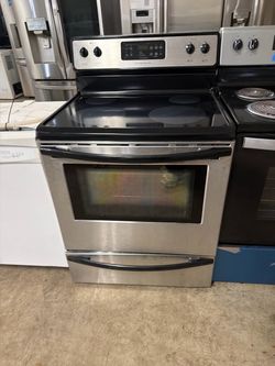 Frigidaire Glass Top stove $349