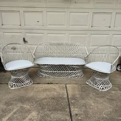 Vintage Fiberglass 3 Piece Patio Set