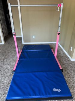 Adjustable Gymnastics Bar with Landing Pad