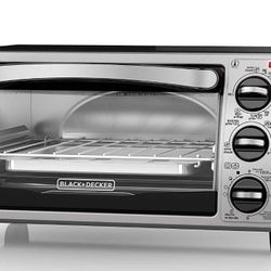 BLACK+DECKER 4-Slice Convection Toaster   fits 9inch Pizza 122