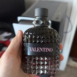 Valentino EDP Intense incudes box