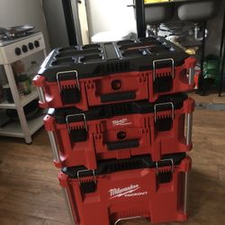 Milwaukee Pack Out Tool Box 