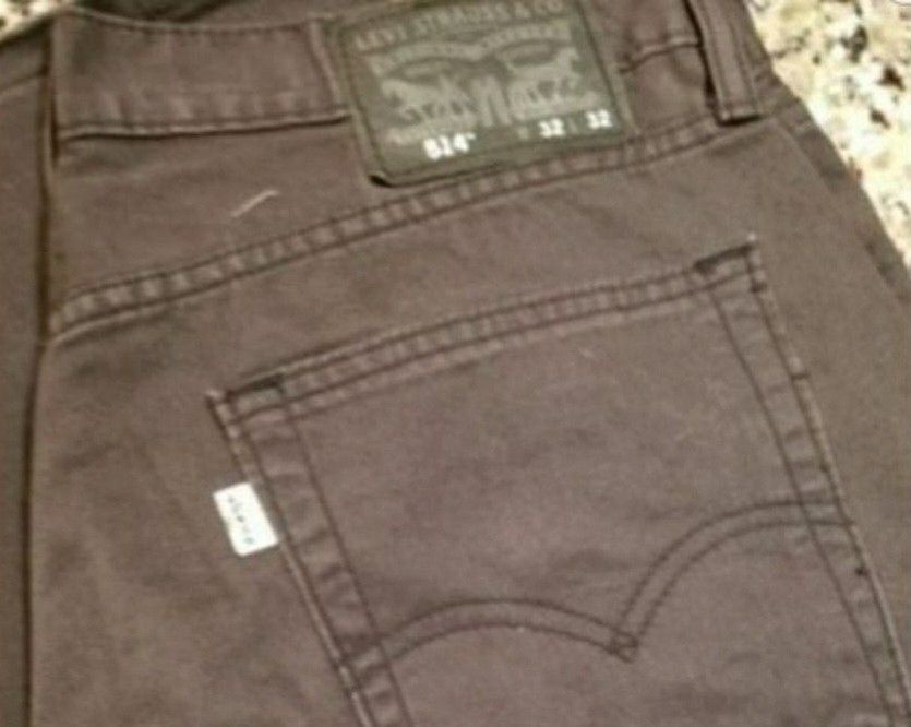 LEVIS STRAUSS & CO. - Men's 32 X 32