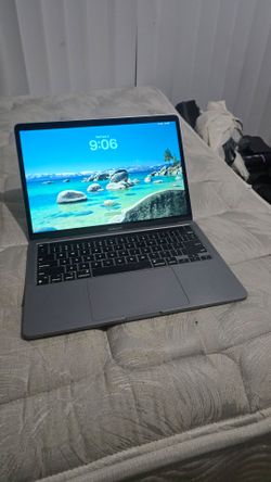 MacBook Pro (2020) M1 Chip 8GB RAM/512GB Storage