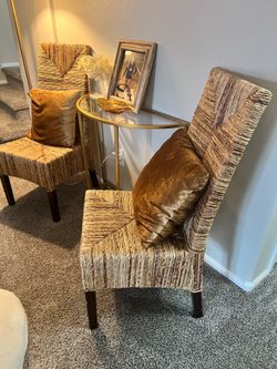 2 Wicker side chairs / dining chairs