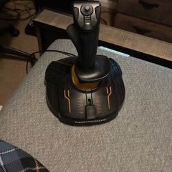 Thrust master T16000 