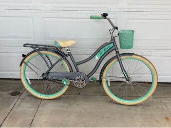 Beautiful Like New Huffy Nel Lusso 26” Beach Cruiser Bike