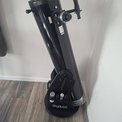 8" Dobsonian Telescope Skyquest Xt8
