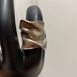 925 Sterling silver Beautiful ring Size 7