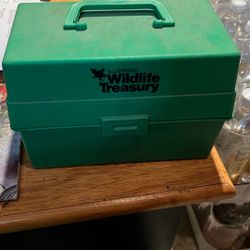 Illustrated Wildlife Treasury Box / Cards