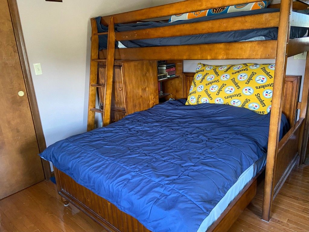 Bunk Bed With Matresses