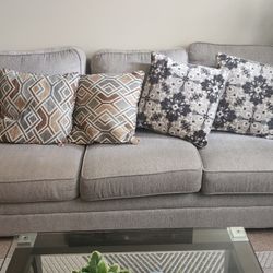 Gray 3-Seater Sofa + 4 Pillows