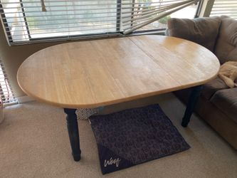 Dining room table + 4 chairs