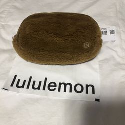 Lululemon Everywhere Belt Bag