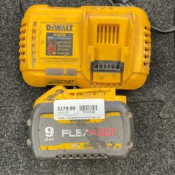 DC8118 Fast Charger And 9 Ah Battery 