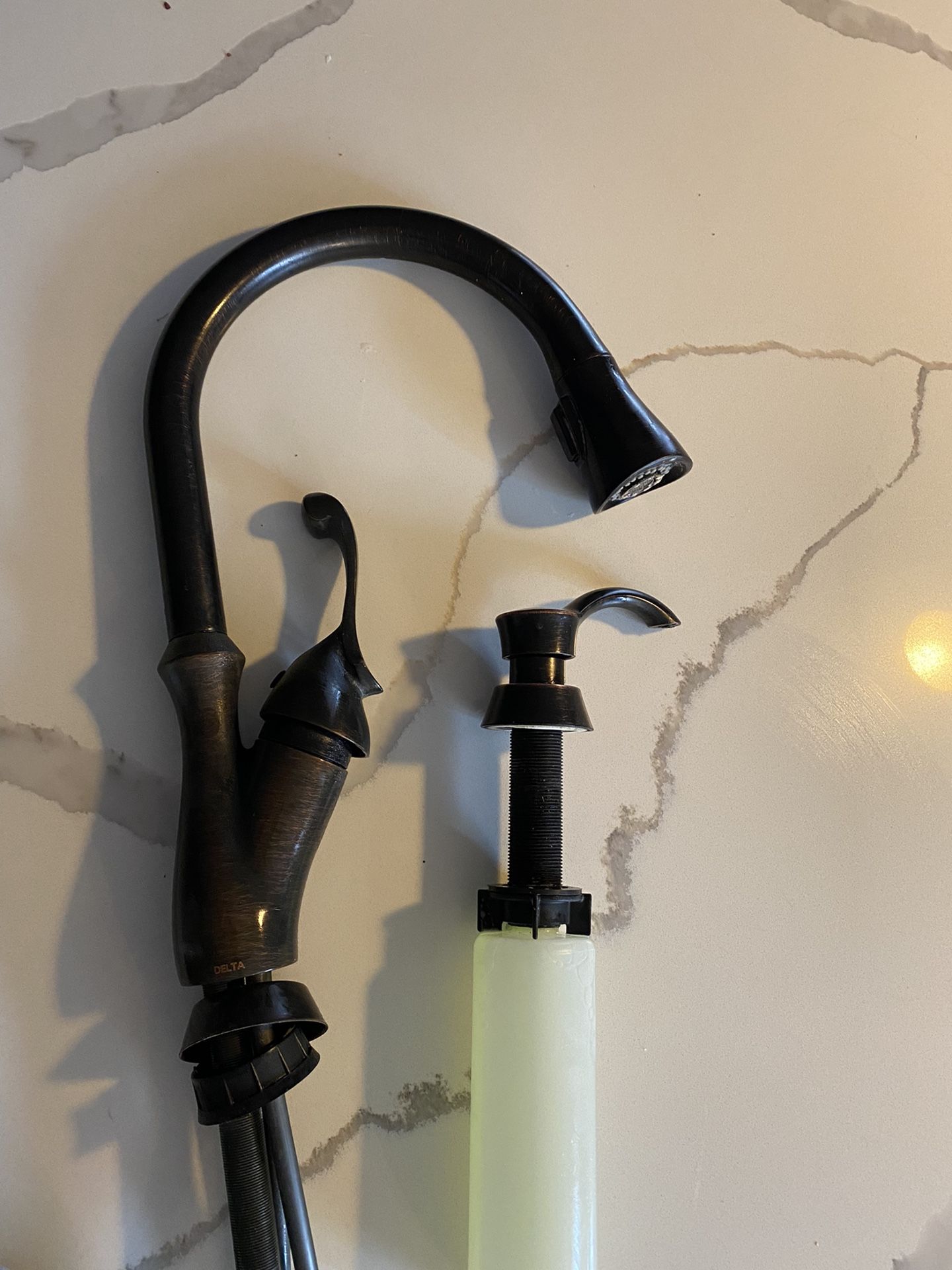 Kitchen Foset And Soap Despenser