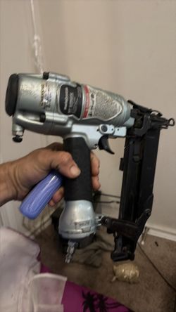2 1/2 staple gun