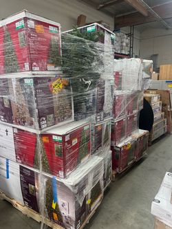 Christmas tree load 8 pallets