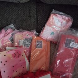 Gift Bags And Wrapingpaper