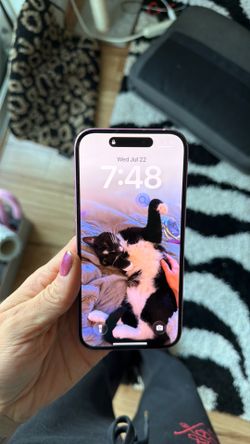 iPhone 16 - 256GB - Unlocked - Pink/Purple - Excellent Condition)