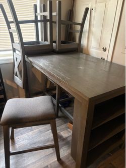 ✨ FOR SALE ✨ Brand New Booth/table
