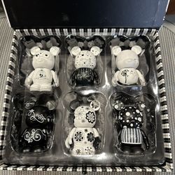 DISNEY 3" VINYLMATION BLACK AND WHITE 6 FIGURE SET NIB LE 2000