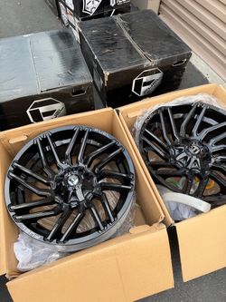 4 Fuel Twitch Gloss Black Wheels 22 inch